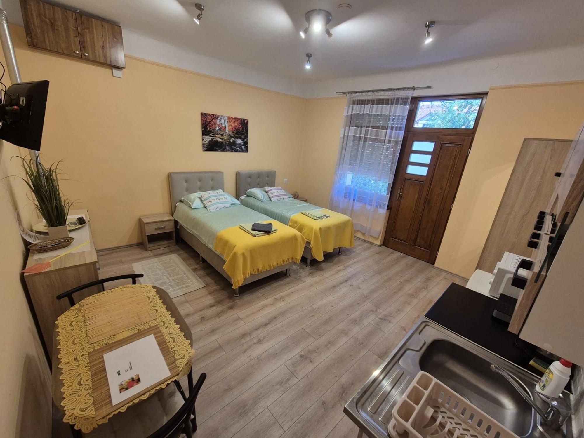 Szahara Vendeghaz Apartment Kerekegyhaza ภายนอก รูปภาพ