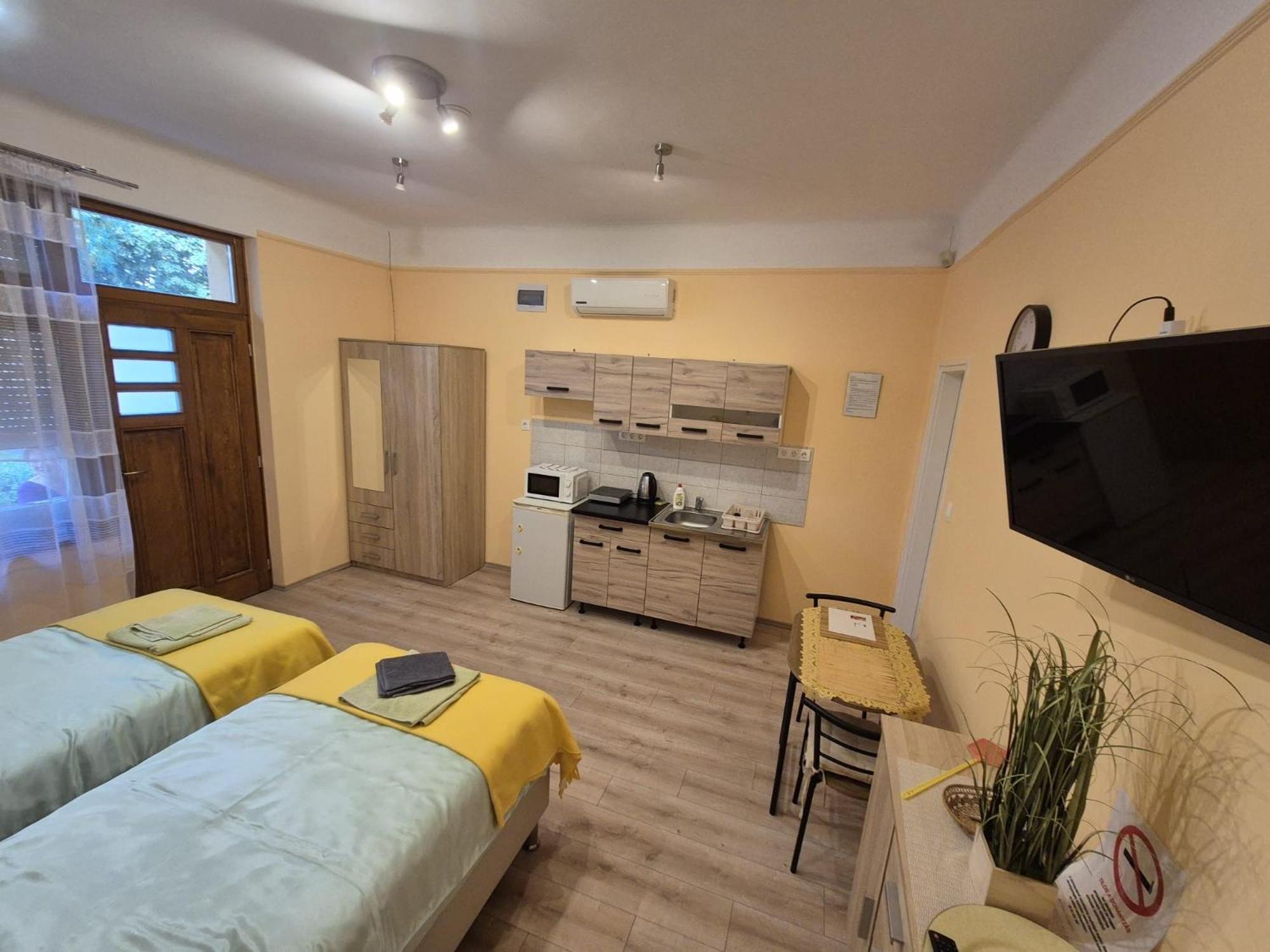 Szahara Vendeghaz Apartment Kerekegyhaza ภายนอก รูปภาพ