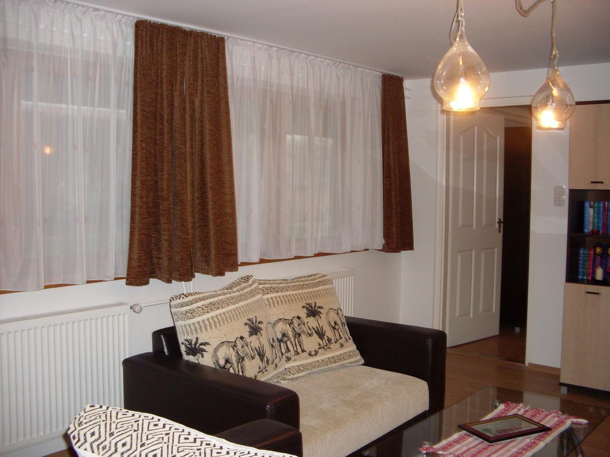 Szahara Vendeghaz Apartment Kerekegyhaza ภายนอก รูปภาพ
